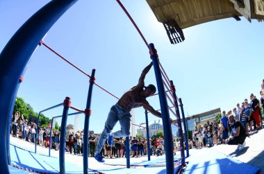 Kharkiv, Ukrayna - 27 Mayıs, 2018: Street egzersiz gösterisi sırasında sokak Kültür Festivali.
