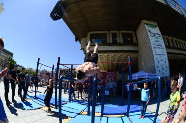 Kharkiv, Ukrayna - 27 Mayıs, 2018: Street egzersiz gösterisi sırasında sokak Kültür Festivali.