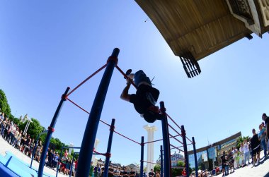 Kharkiv, Ukrayna - 27 Mayıs, 2018: Street egzersiz gösterisi sırasında sokak Kültür Festivali.