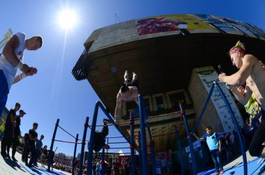 Kharkiv, Ukrayna - 27 Mayıs, 2018: Street egzersiz gösterisi sırasında sokak Kültür Festivali.