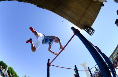 Kharkiv, Ukrayna - 27 Mayıs, 2018: Street egzersiz gösterisi sırasında sokak Kültür Festivali.