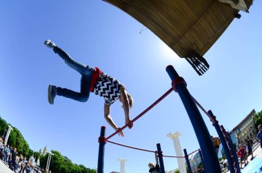 Kharkiv, Ukrayna - 27 Mayıs, 2018: Street egzersiz gösterisi sırasında sokak Kültür Festivali.