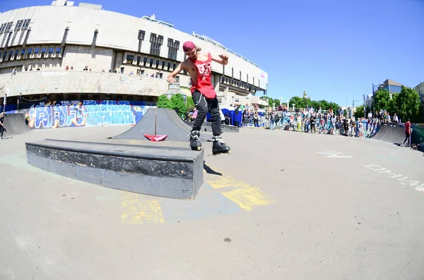 ハリコフ ウクライナ 2018 ローラー スケート ストリート文化祭中 — ストック写真