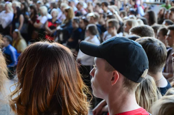哈尔科夫 乌克兰 2018年5月 人群作为观众在每年街道文化节日期间 — 图库照片