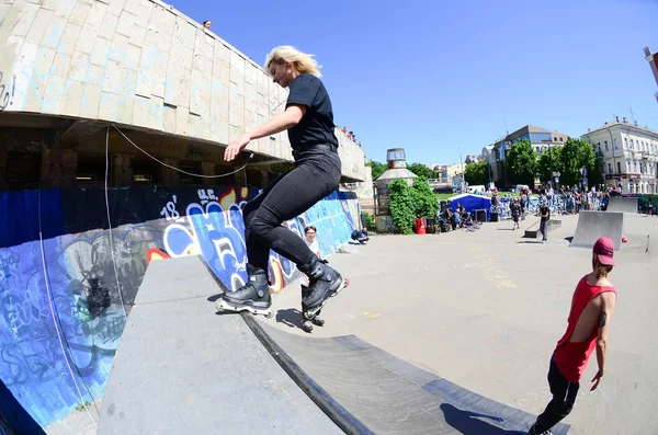 Kharkiv Ucrânia Maio 2018 Patinação Patins Durante Festival Anual Culturas — Fotografia de Stock