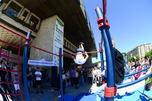 Charkov Ukrajina Května 2018 Street Workout Show Během Každoročního Festivalu — Stock fotografie