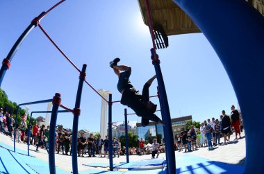Kharkiv, Ukrayna - 27 Mayıs, 2018: Street egzersiz gösterisi sırasında sokak Kültür Festivali.