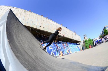 Kharkiv, Ukrayna - 27 Mayıs, 2018: açık havada skate park sokak Kültür Festivali sırasında Kaykay Yarışması.