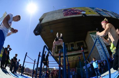 Kharkiv, Ukrayna - 27 Mayıs, 2018: Street egzersiz gösterisi sırasında sokak Kültür Festivali.