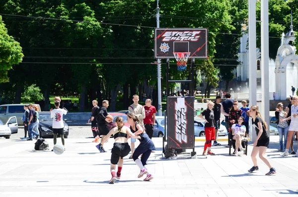 Charkov Ukrajina Května 2018 Ženské Týmy Hrát Streetball Přírodě Během — Stock fotografie