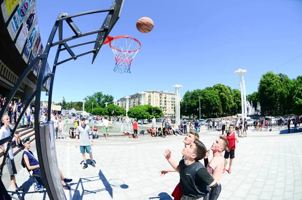 Charkiw Ukraine Mai 2018 Sportmannschaften Spielen Streetball Unter Freiem Himmel — Stockfoto