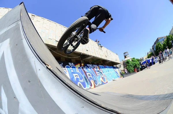 Kharkiv Ucrânia Maio 2018 Freestyle Bmx Pilotos Parque Skate Durante — Fotografia de Stock