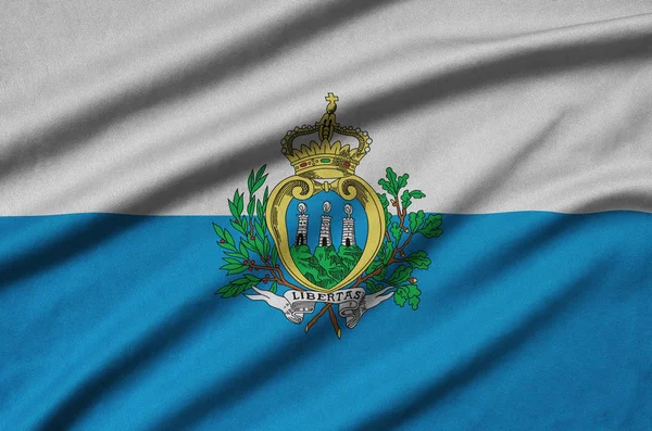 Vlajka San Marino Zobrazen Sportovní Tkanina Tkaniny Mnoha Záhyby Sportovní — Stock fotografie