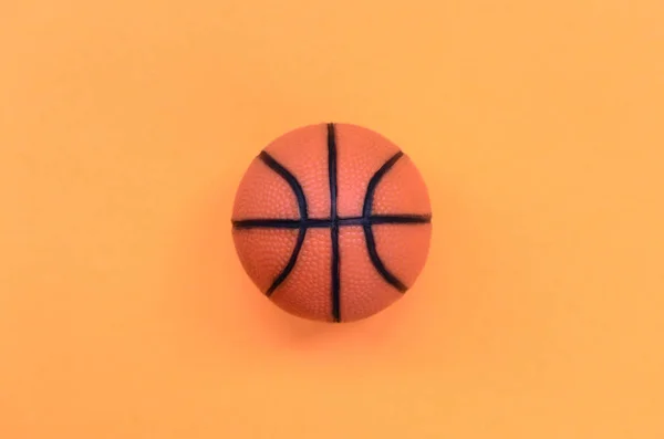 Μικρή Πορτοκαλί Μπάλα Μπάσκετ Άθλημα Παιχνίδι Ψέματα Υφή Φόντου Της — Φωτογραφία Αρχείου