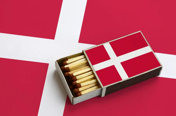 Vlag Van Denemarken Wordt Weergegeven Een Open Luciferdoosje Die Gevuld — Stockfoto