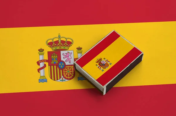 Spanien Flagga Avbildas Tändsticksask Som Ligger Stor Flagga — Stockfoto