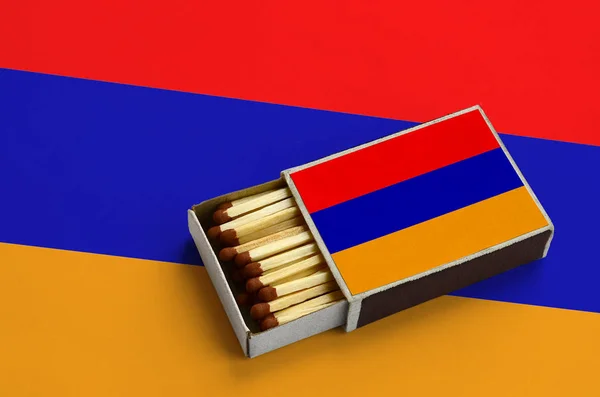 Ermenistan Bayrağı Açık Bir Kibrit Kutusu Içinde Gösterilen Hangi Dolu — Stok fotoğraf