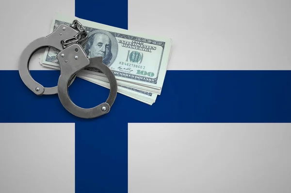 Bandeira Finlândia Com Algemas Pacote Dólares Conceito Infringir Lei Crimes — Fotografia de Stock