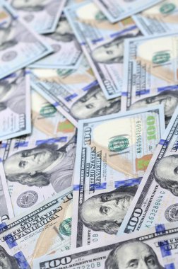 Çok sayıda bize para orta mavi bir şerit ile yeni bir tasarım. Üstten görünüm.