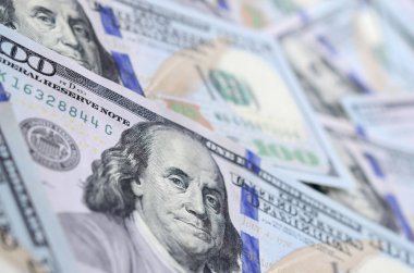 Çok sayıda bize para orta mavi bir şerit ile yeni bir tasarım. Üstten görünüm.