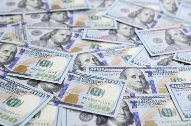 Çok sayıda bize para orta mavi bir şerit ile yeni bir tasarım. Üstten görünüm.