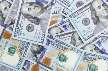 Çok sayıda bize para orta mavi bir şerit ile yeni bir tasarım. Üstten görünüm.