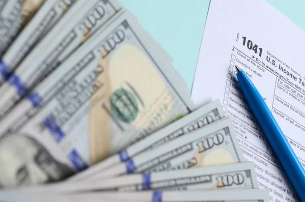 1041 Formulário Imposto Encontra Perto Notas Cem Dólares Caneta Azul — Fotografia de Stock