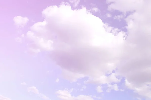 Blå Himmel Med Massor Vita Moln Olika Storlekar — Stockfoto