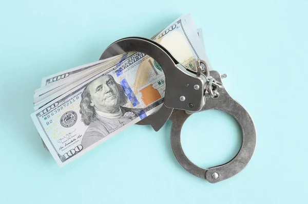 Menottes Police Argent Billets Cent Dollars Trouve Sur Fond Bleu — Photo