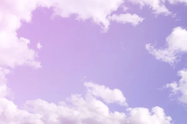 Cielo Blu Con Sacco Nuvole Bianche Diverse Dimensioni Formando Una — Foto Stock
