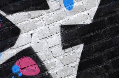 Grafiti çizimler parçası. Eski duvar boya lekeleri sokak sanatı kültür tarzı ile dekore edilmiştir. Renkli arka plan doku.