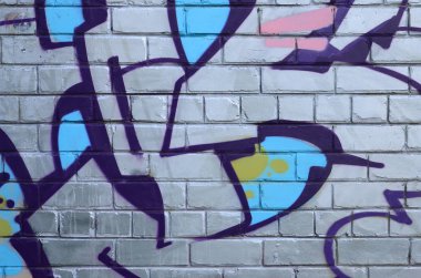 Grafiti çizimler parçası. Eski duvar boya lekeleri sokak sanatı kültür tarzı ile dekore edilmiştir. Renkli arka plan doku.