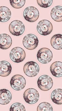 Birçok grafiti çizim yalanlar üzerine bir pastel backgroung renkli sprey kutular kullanılır. Sokak sanatı resim kavramı. En az düz desen yatıyordu. Üstten görünüm