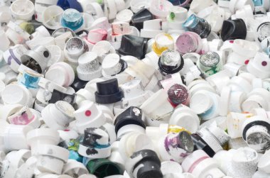 Bir desen çok kullanılan ve sprey boya ile sprey kutular başlıklarından kirli. Arka plan doku duvar grafiti çizim sokak sanatı