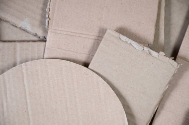 Kağıt dokular, arka plan geri dönüşüm hazır kazıklı. Eski office karton atık kağıt geri dönüşüm için bir paket. Çöp yığını