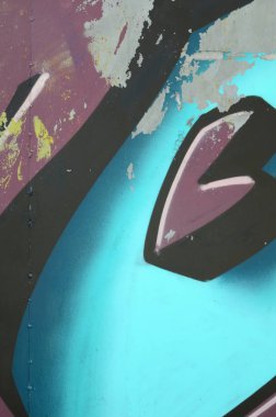 Grafiti çizimler parçası. Eski duvar boya lekeleri sokak sanatı kültür tarzı ile dekore edilmiştir. Renkli arka plan doku soğuk tonlarda.