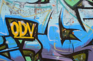 Grafiti çizimler parçası. Eski duvar boya lekeleri sokak sanatı kültür tarzı ile dekore edilmiştir. Renkli arka plan doku soğuk tonlarda.