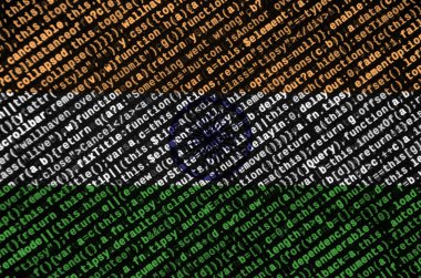 Hindistan bayrağı ekrandaki program kodu ile tasvir edilir. Modern teknoloji ve site geliştirme kavramı.