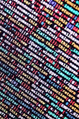 Büyük veri ve Internet şeyler trend. Bu uzman çalışma alanı. Laptop ekran portre resmi web sitesi Html kodu. Büyük veri depolama ve temsil bulut