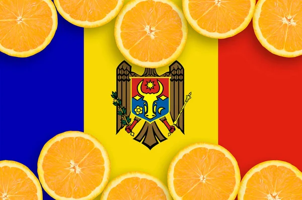 Flaga Mołdawii Ramce Poziomej Plasterki Pomarańczy Owoców Cytrusowych Koncepcja Uprawy — Zdjęcie stockowe