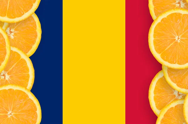 Σημαία Του Τσαντ Κατακόρυφο Πλαίσιο Φέτες Πορτοκαλιού Εσπεριδοειδών Έννοια Της — Φωτογραφία Αρχείου