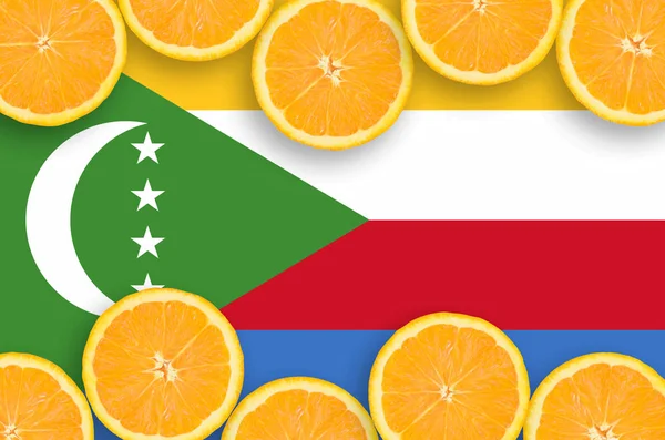 Σημαία Των Κομορών Στο Οριζόντιο Πλαίσιο Φέτες Πορτοκαλιού Εσπεριδοειδών Έννοια — Φωτογραφία Αρχείου