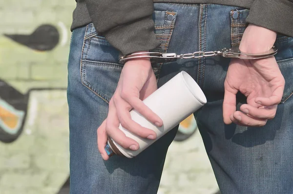 Photo Young Hoodlum Caught Police Shackled Handcuffs Arrest Man Who — Stock Photo, Image