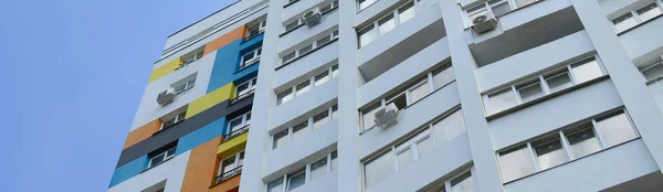 Nouveau Bâtiment Résidentiel Plusieurs Étages Ciel Bleu Maisons Résidentielles Avec — Photo