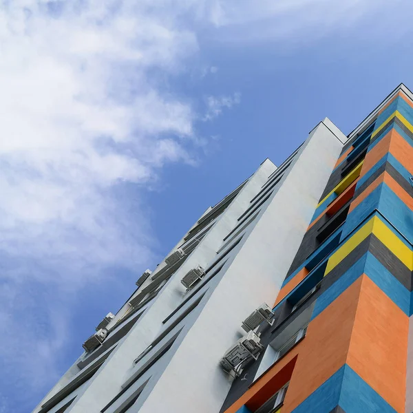 Nuevo Edificio Residencial Varias Plantas Cielo Azul Casas Residenciales Con — Foto de Stock