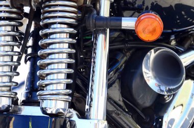 Eski klasik motosiklet krom parlak gövde bölümü bir parçası kadar kapatın