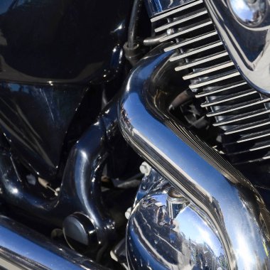 Eski klasik motosiklet krom parlak gövde bölümü bir parçası kadar kapatın