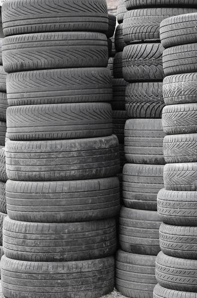 Old Used Tires Stacked High Piles Secondary Car Parts Shop — Stock Photo, Image