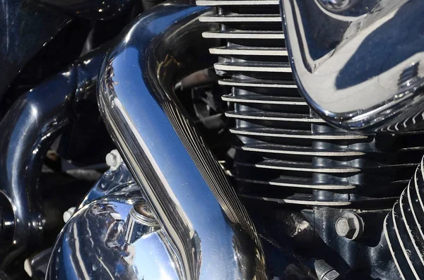 旧经典摩托车镀铬闪亮身体部分的特写片段 — 图库照片