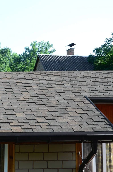 Modern Roofing Decoration Chimneys Flexible Bitumen Slate Shingles Rectangular Shape — Stock Photo, Image